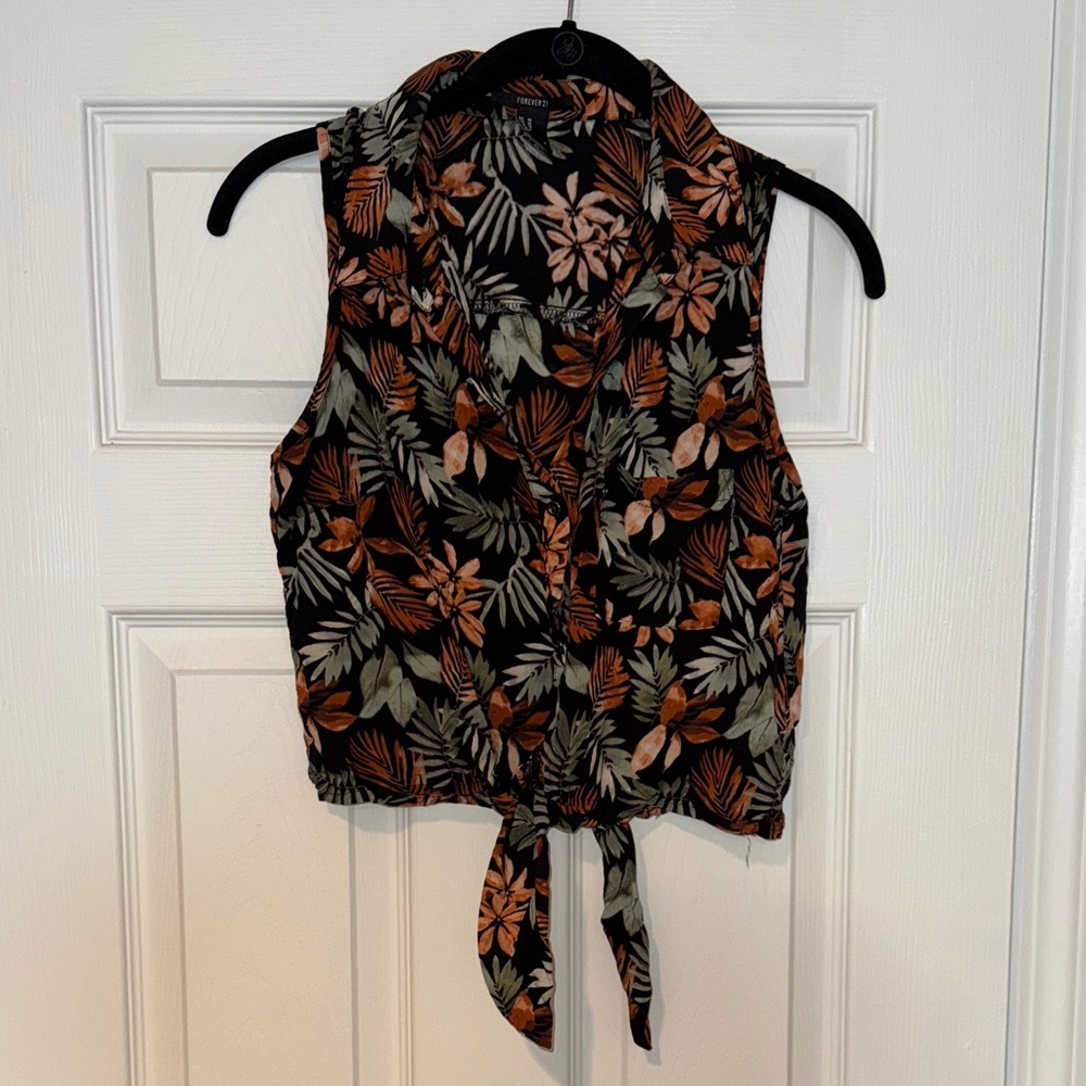 Forever 21 button down tie front tropical shirt